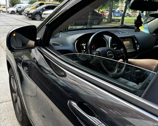 Черный Джип Чероки, объемом двигателя 2.36 л и пробегом 115 тыс. км за 14300 $, фото 23 на Automoto.ua