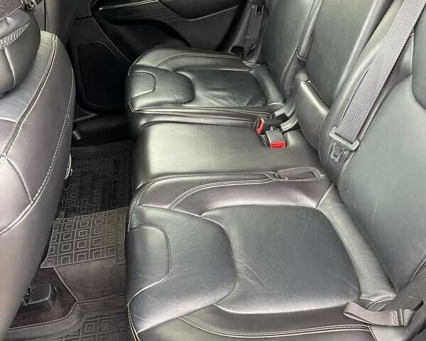 Чорний Джип Cherokee, об'ємом двигуна 2.36 л та пробігом 132 тис. км за 15500 $, фото 15 на Automoto.ua