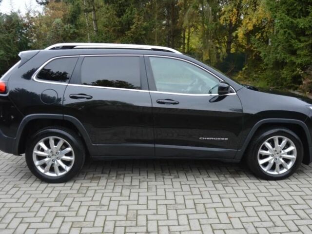Черный Джип Чероки, объемом двигателя 2.4 л и пробегом 126 тыс. км за 9000 $, фото 6 на Automoto.ua
