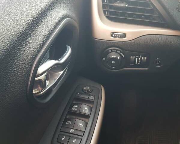 Черный Джип Чероки, объемом двигателя 3.24 л и пробегом 158 тыс. км за 15700 $, фото 34 на Automoto.ua