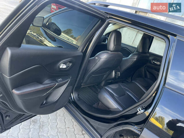 Черный Джип Чероки, объемом двигателя 2.36 л и пробегом 137 тыс. км за 15300 $, фото 7 на Automoto.ua