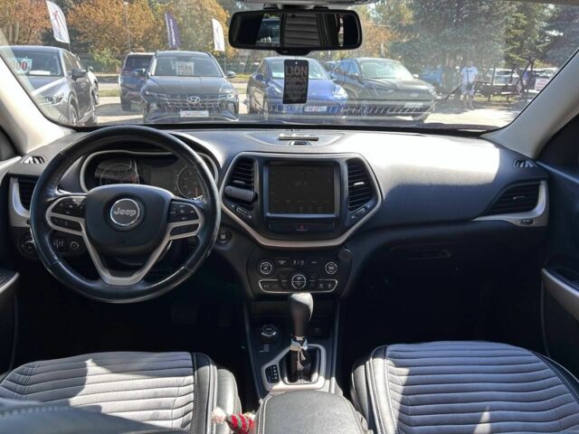 Чорний Джип Cherokee, об'ємом двигуна 3.3 л та пробігом 120 тис. км за 14500 $, фото 14 на Automoto.ua