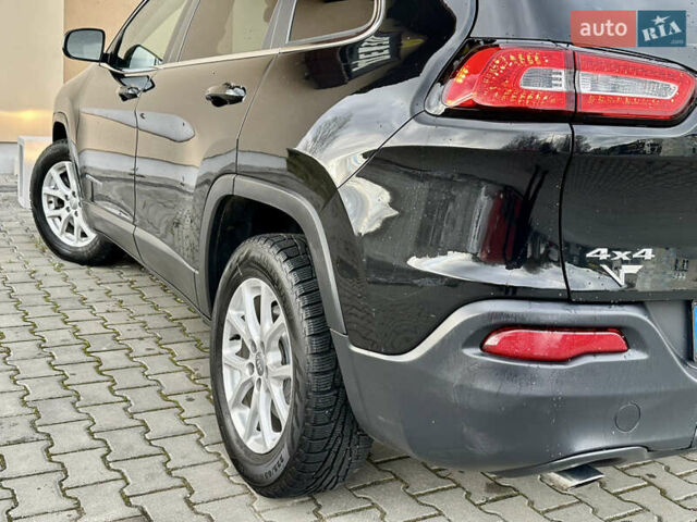 Джип Чероки 2016 в Дрогобыче на Automoto.ua Черный Джип Чероки, объемом двигателя 2.36 л и пробегом 92 тыс. км за 13250 $, фото 12 на Automoto.ua