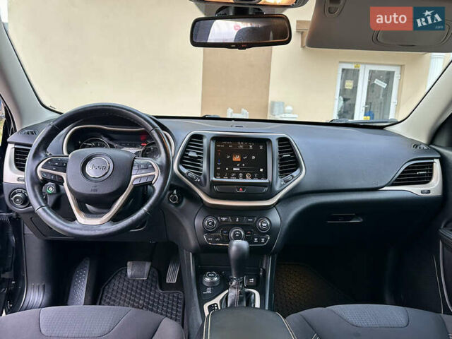 Джип Чероки 2016 в Дрогобыче на Automoto.ua Черный Джип Чероки, объемом двигателя 2.36 л и пробегом 92 тыс. км за 13250 $, фото 16 на Automoto.ua