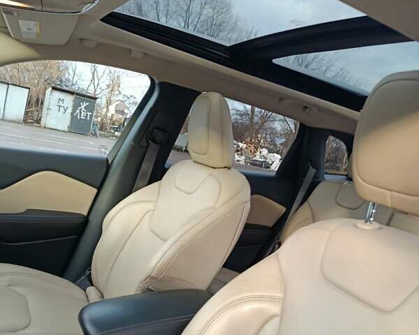 Чорний Джип Cherokee, об'ємом двигуна 2.36 л та пробігом 153 тис. км за 14499 $, фото 10 на Automoto.ua