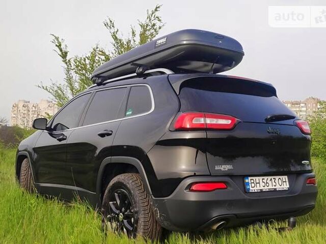 Чорний Джип Cherokee, об'ємом двигуна 2.36 л та пробігом 165 тис. км за 14749 $, фото 1 на Automoto.ua