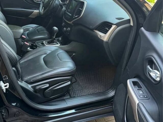 Чорний Джип Cherokee, об'ємом двигуна 2.4 л та пробігом 112 тис. км за 8900 $, фото 6 на Automoto.ua