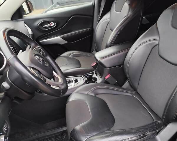 Джип Cherokee 2017 у Чернігові на Automoto.ua Чорний Джип Cherokee, об'ємом двигуна 2.36 л та пробігом 264 тис. км за 13950 $, фото 16 на Automoto.ua