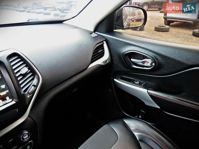 Черный Джип Чероки, объемом двигателя 3.24 л и пробегом 116 тыс. км за 16500 $, фото 18 на Automoto.ua