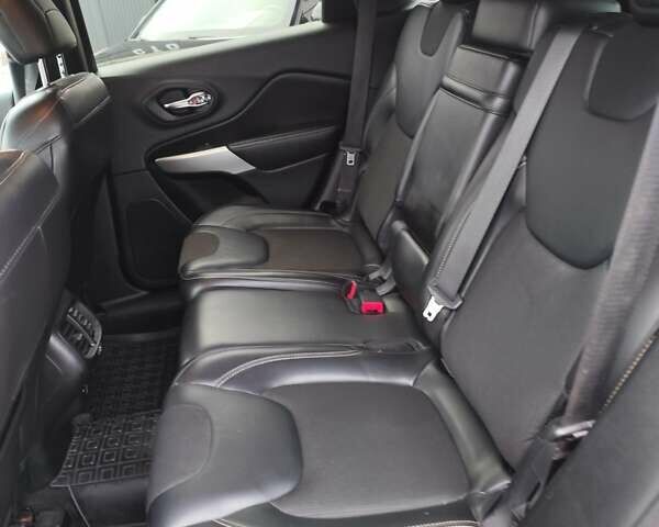 Джип Cherokee 2017 у Чернігові на Automoto.ua Чорний Джип Cherokee, об'ємом двигуна 2.36 л та пробігом 264 тис. км за 13950 $, фото 18 на Automoto.ua