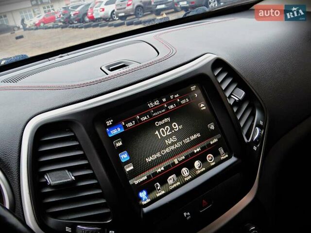 Черный Джип Чероки, объемом двигателя 3.24 л и пробегом 116 тыс. км за 16500 $, фото 14 на Automoto.ua