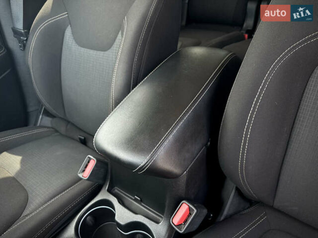 Черный Джип Чероки, объемом двигателя 2.36 л и пробегом 110 тыс. км за 15000 $, фото 20 на Automoto.ua