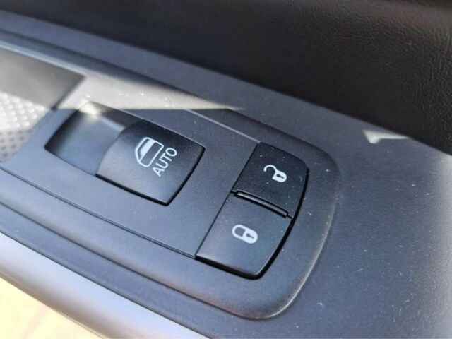 Чорний Джип Cherokee, об'ємом двигуна 2.4 л та пробігом 128 тис. км за 11200 $, фото 8 на Automoto.ua