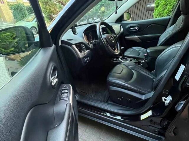 Черный Джип Чероки, объемом двигателя 2.4 л и пробегом 90 тыс. км за 9100 $, фото 8 на Automoto.ua