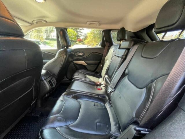 Джип Cherokee 2017 у Івано-Франківську на Automoto.ua Чорний Джип Cherokee, об'ємом двигуна 3.2 л та пробігом 56 тис. км за 4400 $, фото 9 на Automoto.ua