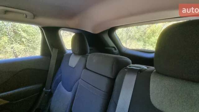 Чорний Джип Cherokee, об'ємом двигуна 2.36 л та пробігом 179 тис. км за 12700 $, фото 12 на Automoto.ua