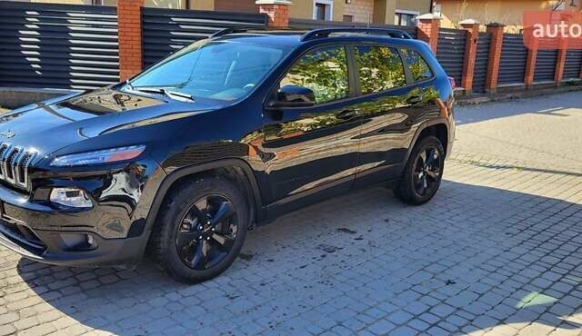 Чорний Джип Cherokee, об'ємом двигуна 2.4 л та пробігом 144 тис. км за 10000 $, фото 7 на Automoto.ua