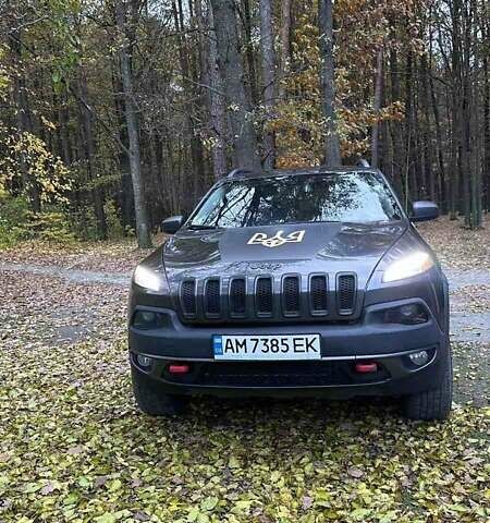 Джип Cherokee 2017 у Житомирі на Automoto.ua Чорний Джип Cherokee, об'ємом двигуна 3.24 л та пробігом 186 тис. км за 15800 $, фото 2 на Automoto.ua