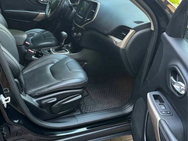 Чорний Джип Cherokee, об'ємом двигуна 2.4 л та пробігом 112 тис. км за 8900 $, фото 11 на Automoto.ua