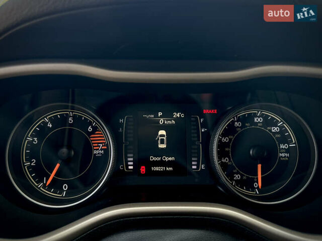 Черный Джип Чероки, объемом двигателя 2.36 л и пробегом 110 тыс. км за 15000 $, фото 23 на Automoto.ua