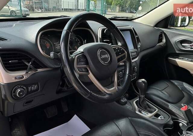 Чорний Джип Cherokee, об'ємом двигуна 2.36 л та пробігом 158 тис. км за 16000 $, фото 10 на Automoto.ua