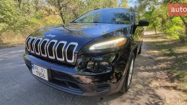 Чорний Джип Cherokee, об'ємом двигуна 2.36 л та пробігом 179 тис. км за 12700 $, фото 8 на Automoto.ua