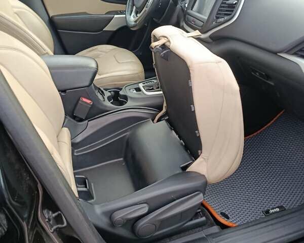 Чорний Джип Cherokee, об'ємом двигуна 2.36 л та пробігом 153 тис. км за 14499 $, фото 17 на Automoto.ua