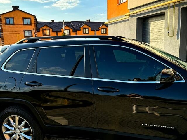 Черный Джип Чероки, объемом двигателя 2.4 л и пробегом 60 тыс. км за 16100 $, фото 2 на Automoto.ua