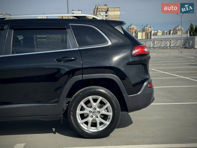 Черный Джип Чероки, объемом двигателя 2.36 л и пробегом 110 тыс. км за 15000 $, фото 13 на Automoto.ua