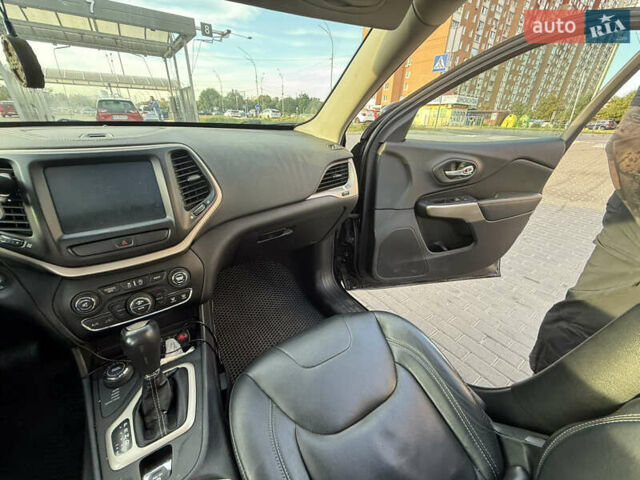 Черный Джип Чероки, объемом двигателя 3.24 л и пробегом 170 тыс. км за 13500 $, фото 6 на Automoto.ua