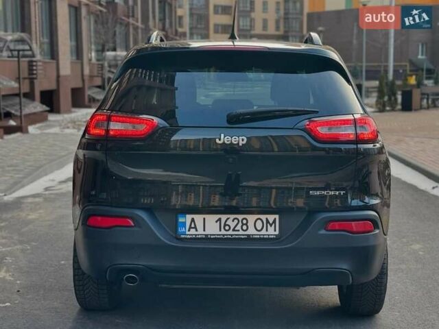 Черный Джип Чероки, объемом двигателя 2.4 л и пробегом 145 тыс. км за 15300 $, фото 6 на Automoto.ua