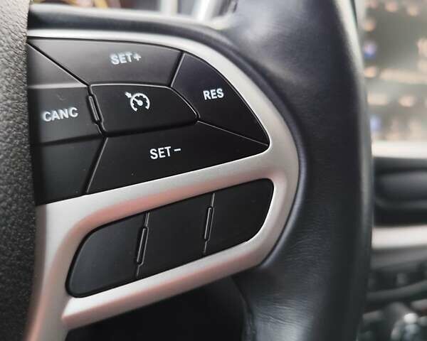 Джип Cherokee 2017 у Чернігові на Automoto.ua Чорний Джип Cherokee, об'ємом двигуна 2.36 л та пробігом 264 тис. км за 13950 $, фото 19 на Automoto.ua