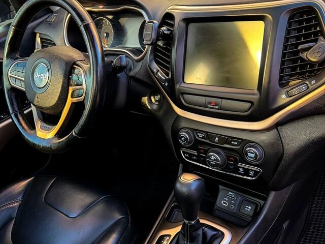 Черный Джип Чероки, объемом двигателя 2.4 л и пробегом 60 тыс. км за 16100 $, фото 10 на Automoto.ua