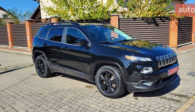 Чорний Джип Cherokee, об'ємом двигуна 2.4 л та пробігом 144 тис. км за 10000 $, фото 4 на Automoto.ua