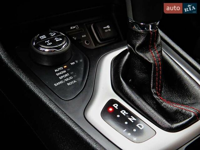 Черный Джип Чероки, объемом двигателя 3.24 л и пробегом 116 тыс. км за 16500 $, фото 17 на Automoto.ua