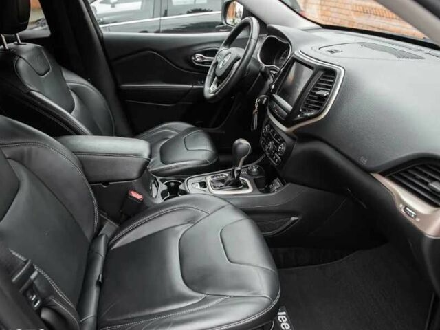 Черный Джип Чероки, объемом двигателя 2.4 л и пробегом 75 тыс. км за 11300 $, фото 6 на Automoto.ua