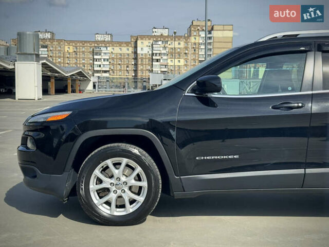 Черный Джип Чероки, объемом двигателя 2.36 л и пробегом 110 тыс. км за 15000 $, фото 12 на Automoto.ua