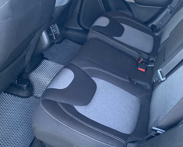 Чорний Джип Cherokee, об'ємом двигуна 2.36 л та пробігом 220 тис. км за 15600 $, фото 8 на Automoto.ua