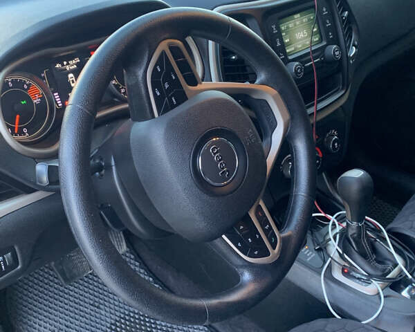 Чорний Джип Cherokee, об'ємом двигуна 2.36 л та пробігом 220 тис. км за 15600 $, фото 11 на Automoto.ua