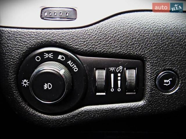 Черный Джип Чероки, объемом двигателя 3.24 л и пробегом 116 тыс. км за 16500 $, фото 12 на Automoto.ua