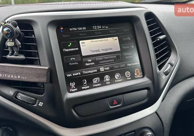 Джип Cherokee 2017 у Житомирі на Automoto.ua Чорний Джип Cherokee, об'ємом двигуна 3.24 л та пробігом 186 тис. км за 15800 $, фото 9 на Automoto.ua