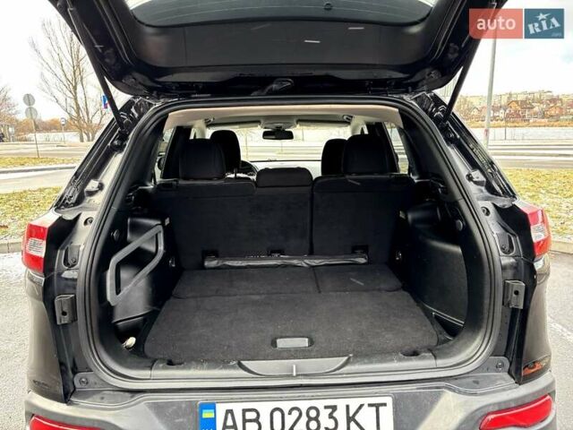Чорний Джип Cherokee, об'ємом двигуна 2.36 л та пробігом 209 тис. км за 12600 $, фото 5 на Automoto.ua
