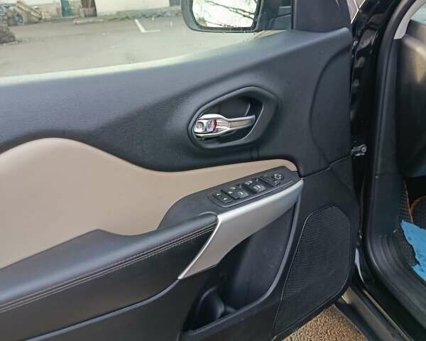 Чорний Джип Cherokee, об'ємом двигуна 2.36 л та пробігом 153 тис. км за 14499 $, фото 7 на Automoto.ua