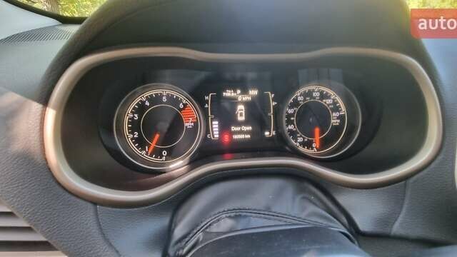 Чорний Джип Cherokee, об'ємом двигуна 2.36 л та пробігом 179 тис. км за 12700 $, фото 5 на Automoto.ua