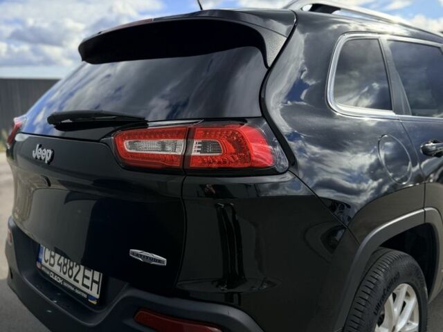 Черный Джип Чероки, объемом двигателя 2.4 л и пробегом 188 тыс. км за 13500 $, фото 5 на Automoto.ua