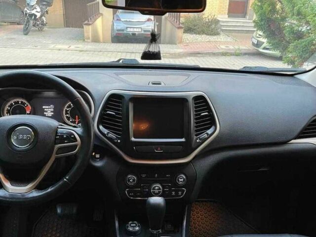 Черный Джип Чероки, объемом двигателя 2.4 л и пробегом 90 тыс. км за 9100 $, фото 5 на Automoto.ua