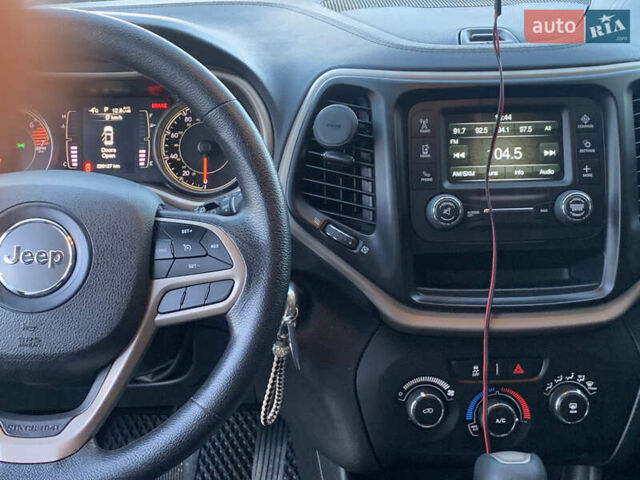 Черный Джип Чероки, объемом двигателя 2.36 л и пробегом 220 тыс. км за 14300 $, фото 7 на Automoto.ua