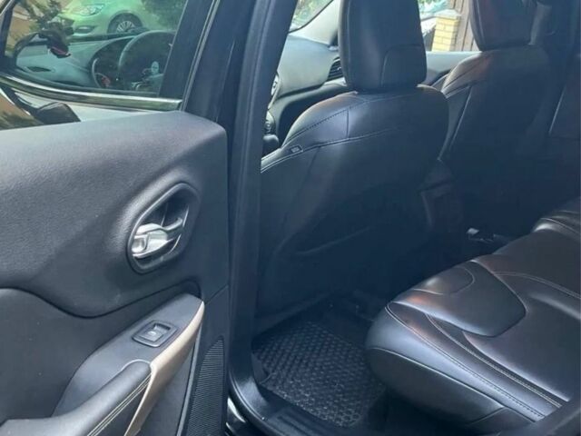 Чорний Джип Cherokee, об'ємом двигуна 2.4 л та пробігом 112 тис. км за 8900 $, фото 9 на Automoto.ua