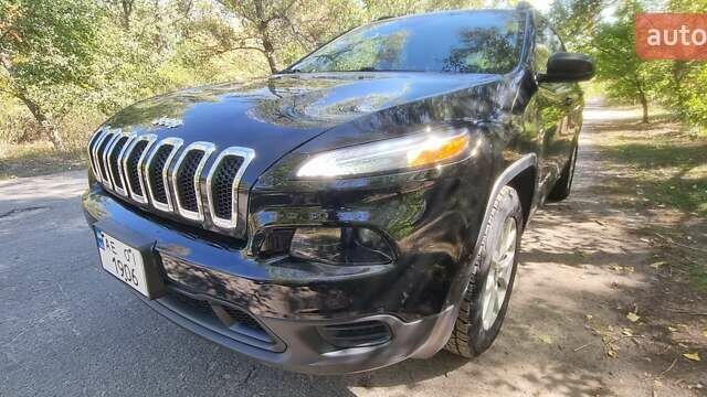 Чорний Джип Cherokee, об'ємом двигуна 2.36 л та пробігом 179 тис. км за 12700 $, фото 36 на Automoto.ua