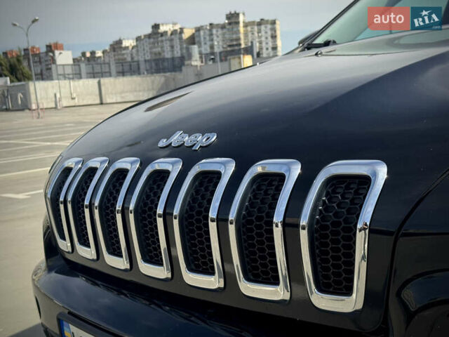 Черный Джип Чероки, объемом двигателя 2.36 л и пробегом 110 тыс. км за 15000 $, фото 8 на Automoto.ua